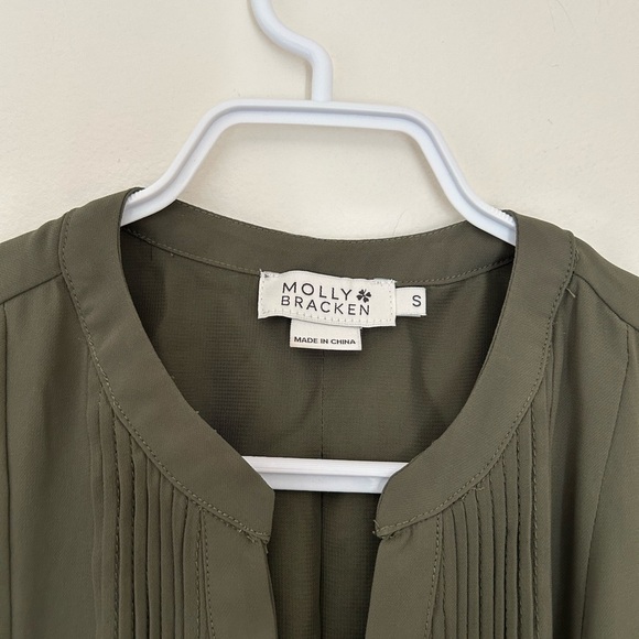 Molly Bracken Green Flutter Sleeve Wrap Midi Dress - Picture 4 of 5